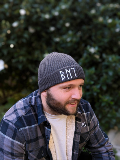 Bonnet en laine mérinos BRODÉ - BNT